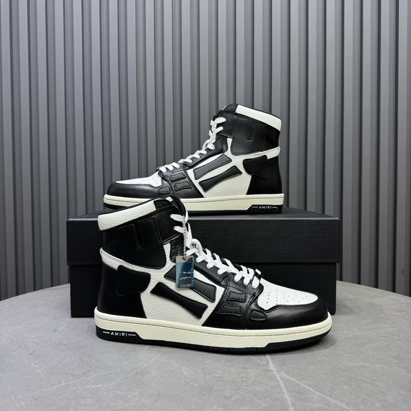 Men's shoes💰620💰 AMIRI AMIRI trendy brand hot sale🔥 Available all year round✅Couples💑 Official website synchronization Imported fabrics 1⃣️ratio 1⃣️Re-engraved, original factory special original sole, 35-45 (38.45. Non-refundable)